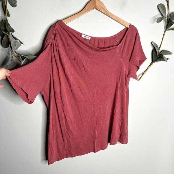 Evereve Tops - NWT Off Shoulder Tee